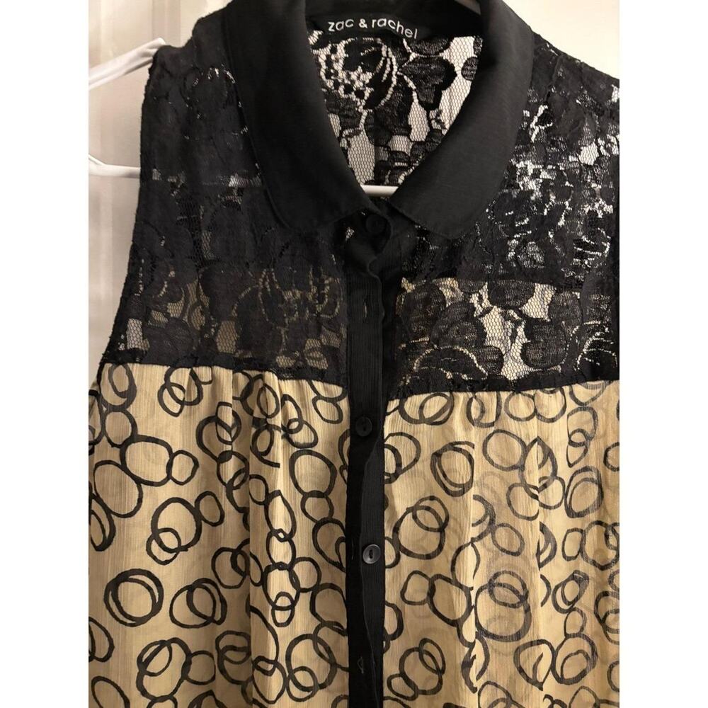 Classy Charm Zac & Rachel Sleeveless Button Up Blouse Black Lace Tan Print SZ M